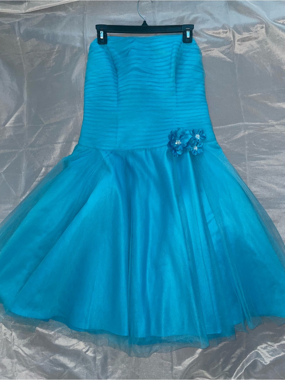 Turquoise Tulle Mermaid-Style Formal Dress with Floral Accent